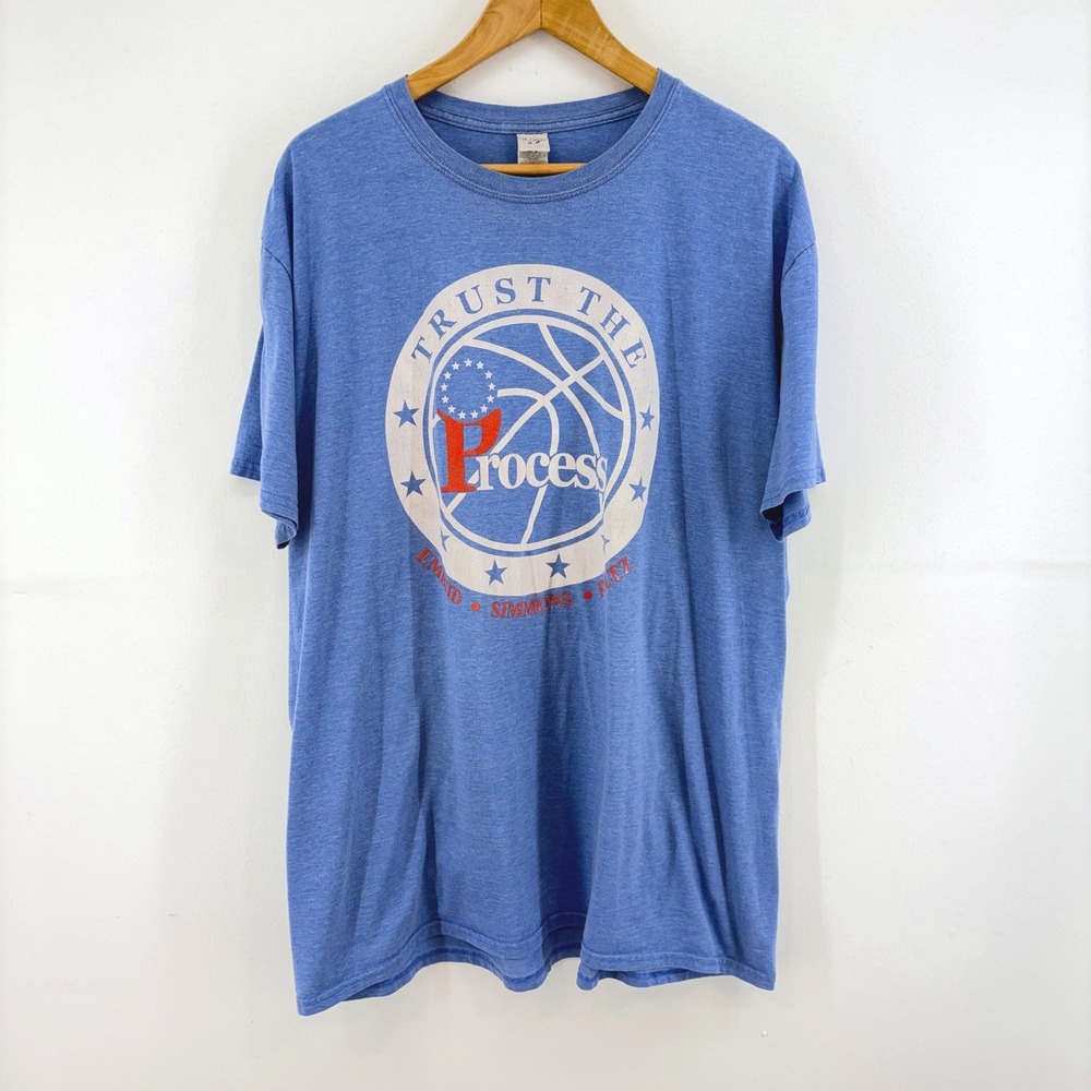 Y2K Gildan Trust The Process 76ers Basketball Graphic T-Shirt Blue 2XL NBA Phila